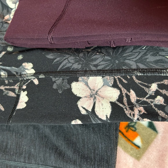 Victoria Secret Legging Lot; SMALL/TALL - Picture 2 of 8